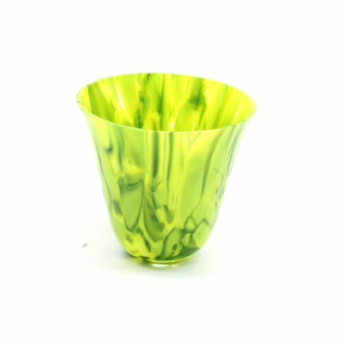 Glasskål udført i gule og grønlige nuancer