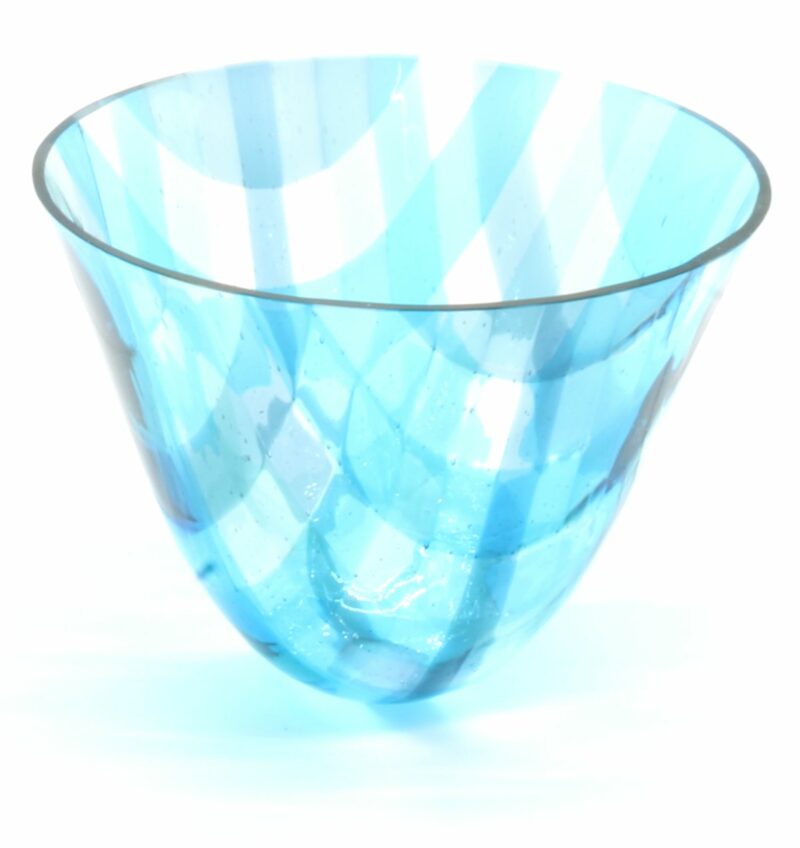 Bettina Vahle - Glasskål udført i blålige nuancer
