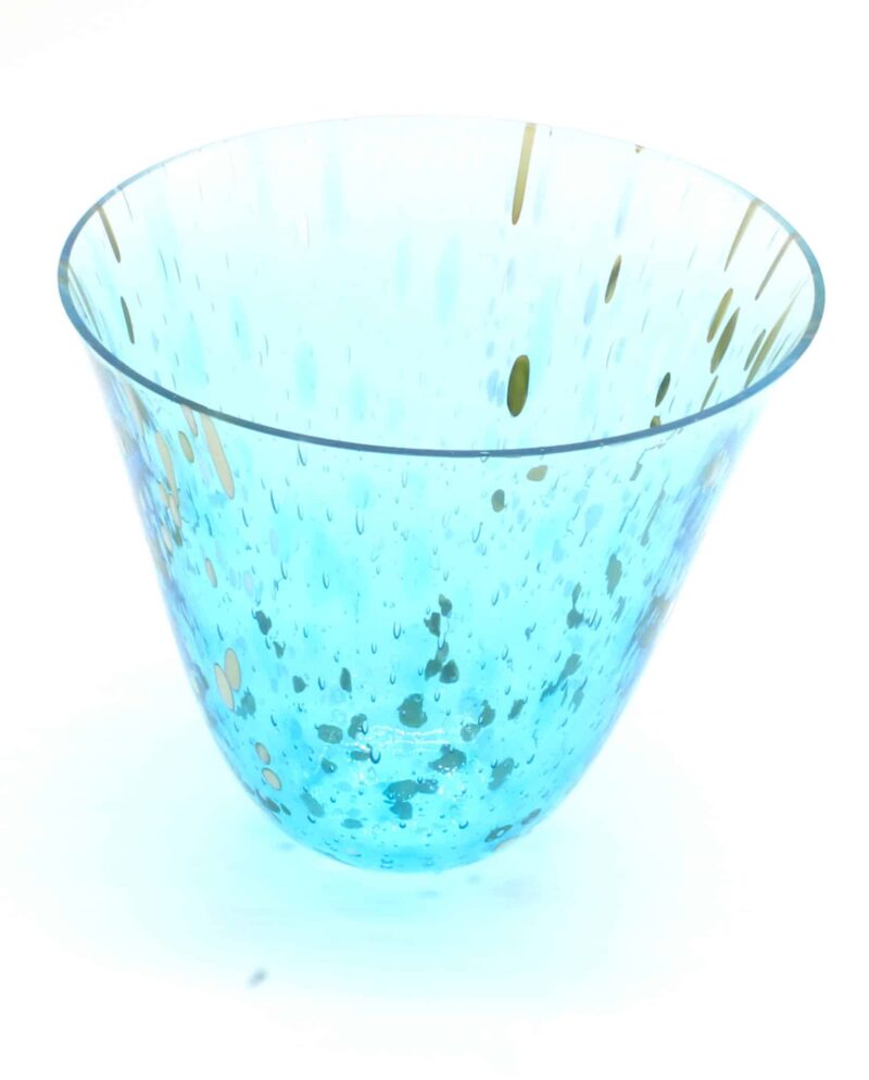 Glasskål udført i blålige nuancer