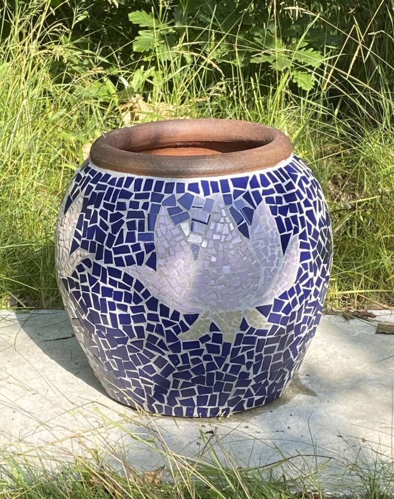 Birthe Hyldborg Jensen, Blue lotus (ø37 cm)
