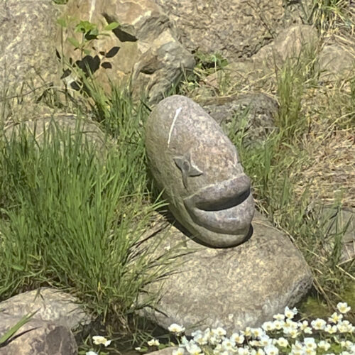 Landfisk?. Udendørs skulptur af Erik Fredens